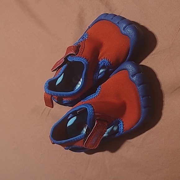 Speedo Other - Speedo Baby Infant Water Shoes Size Small (I Would appx 4-6c)